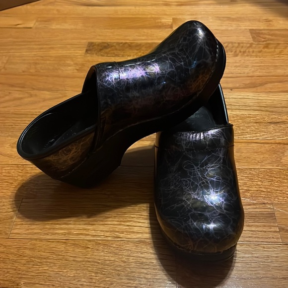 Dansko Size 37 (6.5-7) - Picture 3 of 5